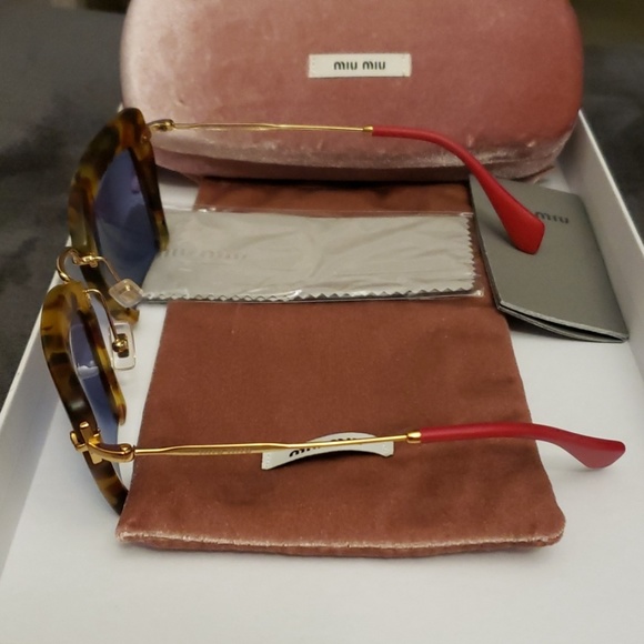 Miu Miu Sunglasses - Picture 4 of 4